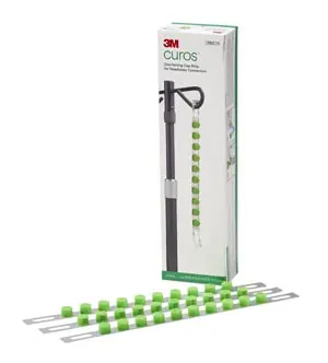 Three 3m clips in a package with a green handle.